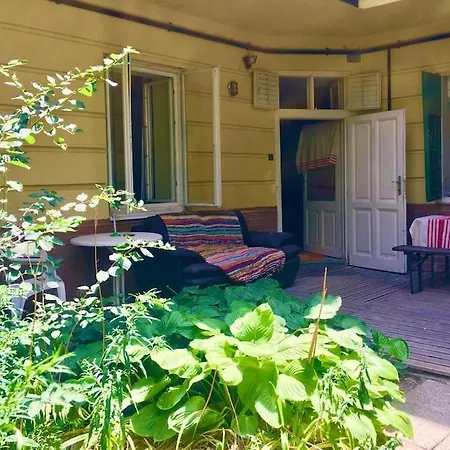 Vintage Studio Apartment, Garden And Free Parking Apartment Budapest