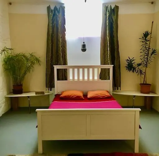 Vintage Studio Apartment, Garden And Free Parking Budapesta