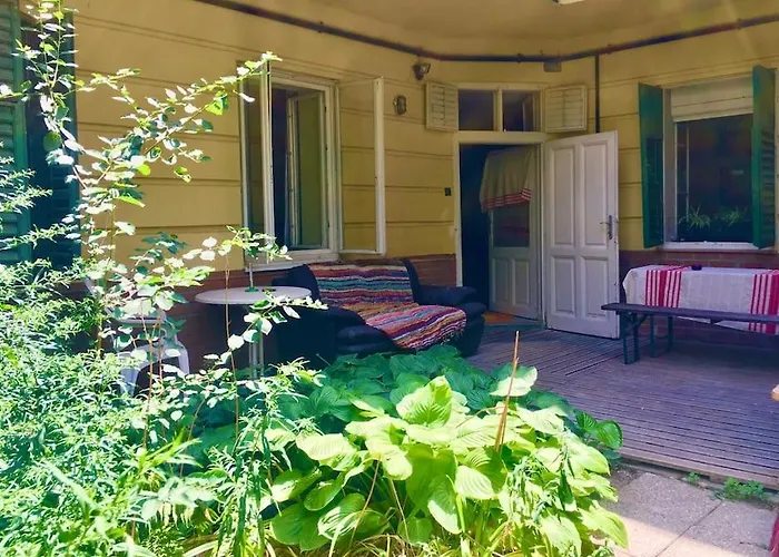 Vintage Studio Apartment, Garden And Free Parking Apartament Budapesta