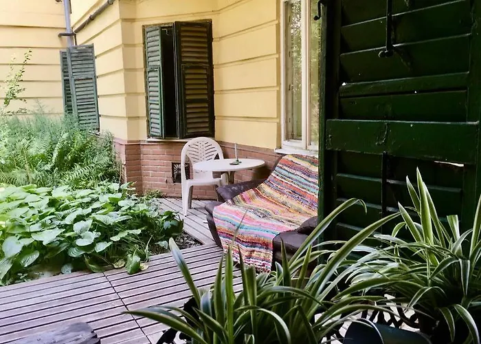 Vintage Studio Apartment, Garden And Free Parking Budapesta