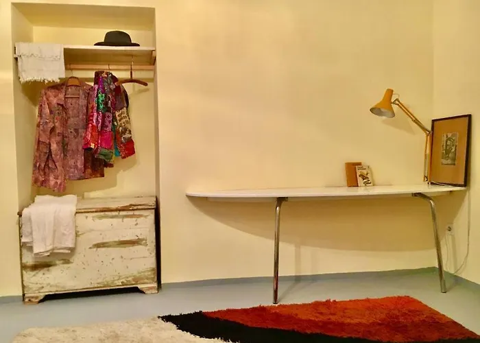 Vintage Studio Apartment, Garden And Free Parking Budapesta