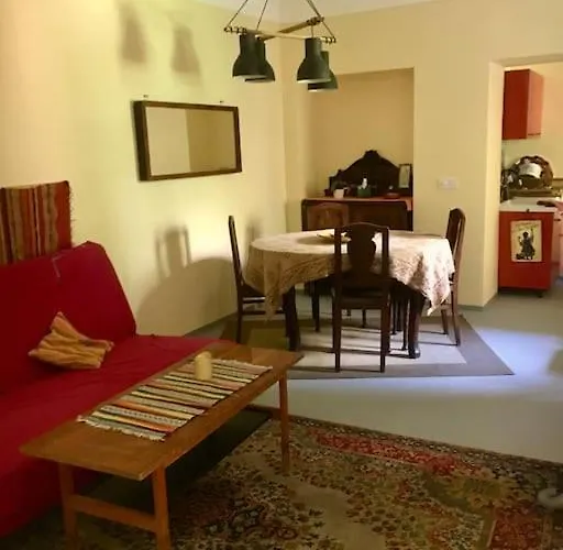 Vintage Studio Apartment, Garden And Free Parking * Budapesta