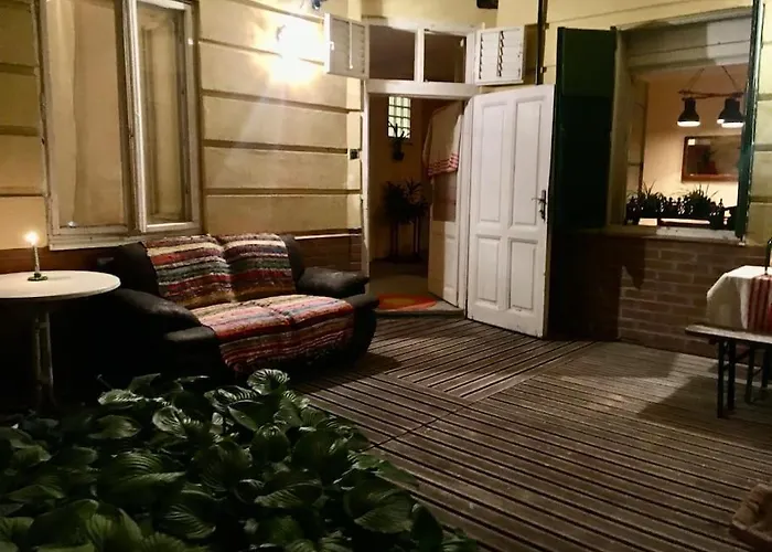 Vintage Studio Apartment, Garden And Free Parking Apartament Budapesta