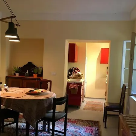 Vintage Studio Apartment, Garden And Free Parking * Budapešť