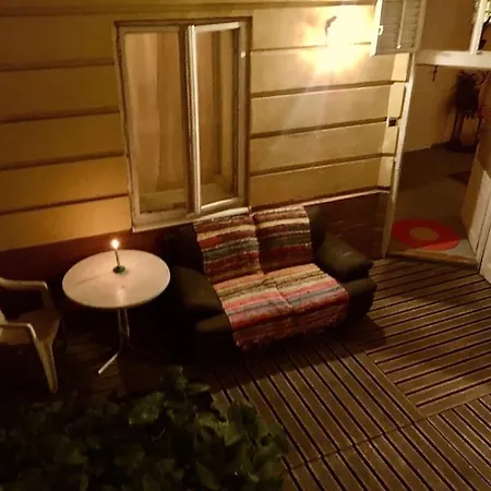 Apartmán Vintage Studio Apartment, Garden And Free Parking
