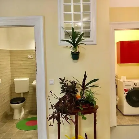 Apartmán Vintage Studio Apartment, Garden And Free Parking Budapešť