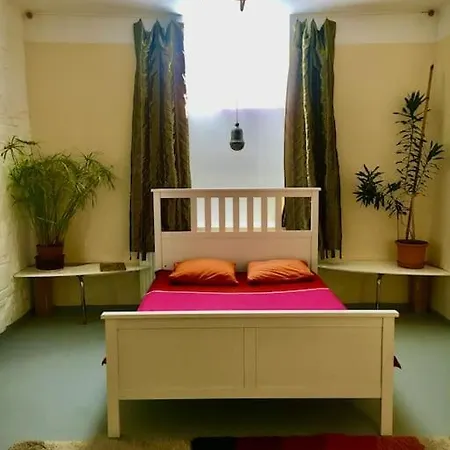 Vintage Studio Apartment, Garden And Free Parking Budapest