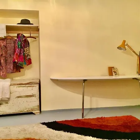Vintage Studio Apartment, Garden And Free Parking Budapest
